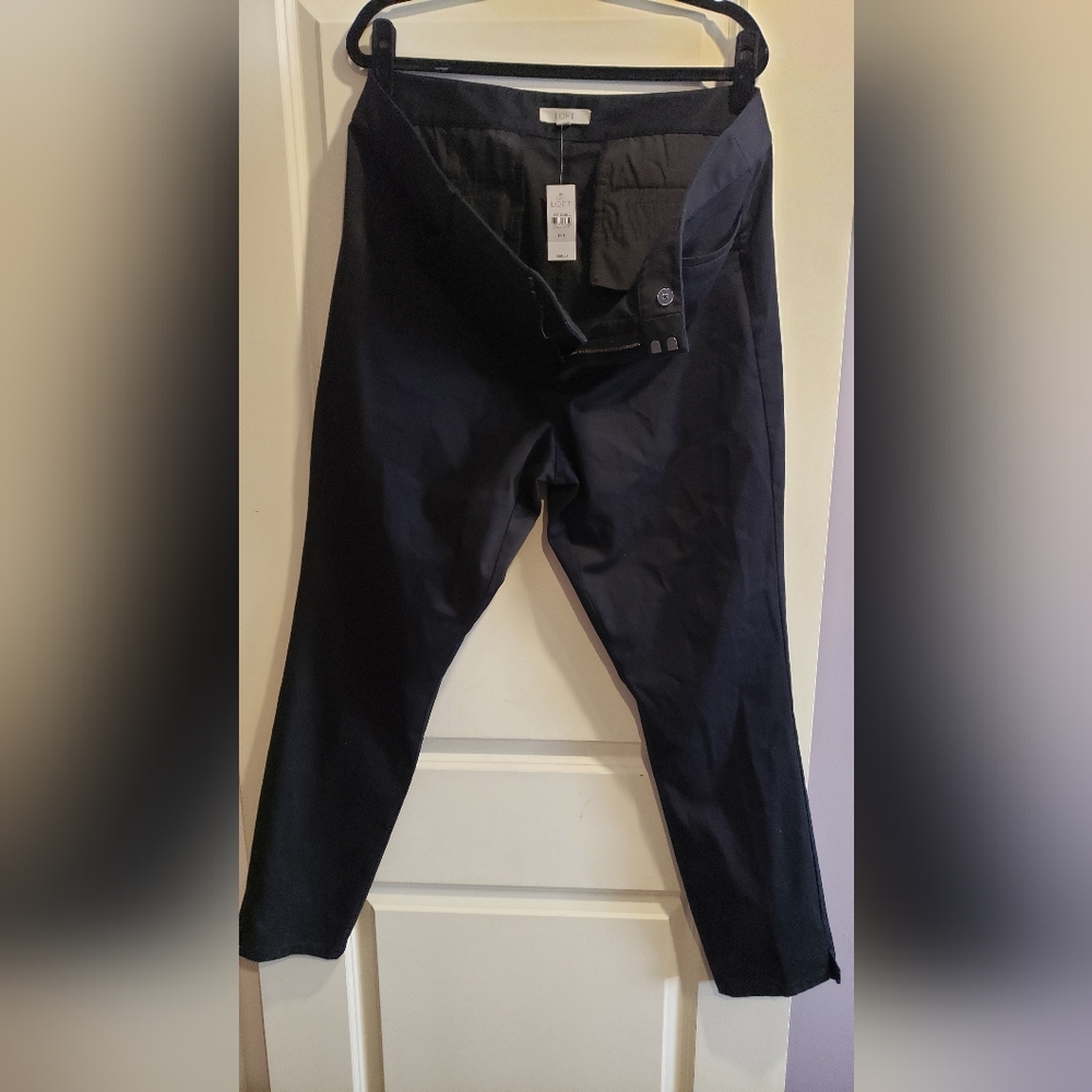 NWT LOFT Women's pants. Size 18T - Black